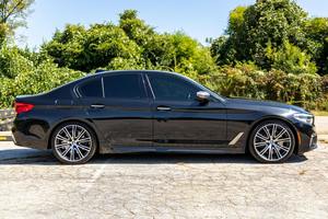 BMW M550i xDrive 2018 usado premium, V8 biturbo, tracción en las cuatro ruedas - Product Image 2