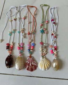Collier pendentif classique en perles d'eau de mer, motif floral vintage en coquillage, unisexe, pour usage quotidien, cadeau - Product Image 2