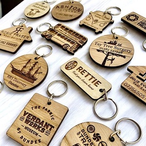 Porte-clés en bois naturel respectueux de l'environnement avec logo gravé au laser Cadeau promotionnel de f s international - Product Image 2