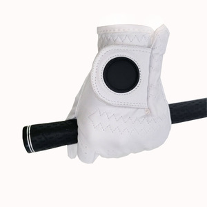 Gants de golf Nouveau style en peau de mouton pour adulte avec logo et emballage personnalisés Paume en cuir PU souple pour hommes OEM - Product Image 3