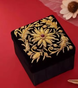 Boîtes de rangement de bijoux de travail Zari luxueuses pour accessoires et organisateur de pierres précieuses décoration de la maison à un prix abordable - Product Image 1