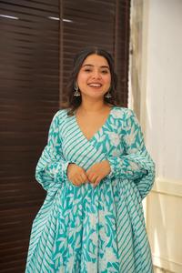 Elégant Heavy Rayon Kurti Set pour Femme Nouveau Designer Festive Wear avec Exquis Four Side Print Work pour Occasions Spéciales - Product Image 4