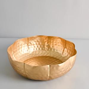 Tazón grande para decoración Diwali, metal de latón y hierro con cuenco urli Chapado en latón, Thali profundo para Pooja - Product Image 1