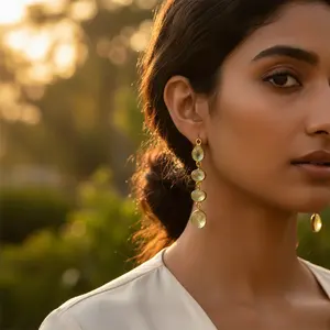 ต่างหูทองแดงประดับพลอยเพอริดอท ดีไซน์สวยงาม เหมาะสำหรับลุคปาร์ตี้สุดอินเทรนด์ของผู้หญิง - Product Image 1