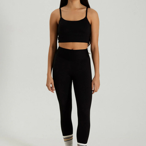 Gym Wear Conjunto de yoga para mujer con logotipo personalizado Tamaño y color Secado rápido Cómodo Conjunto de yoga para mujer hecho a medida - Product Image 1