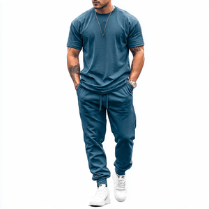 Chándal para hombre estampado personalizado OEM | Conjunto de camiseta y pantalones de chándal de algodón | Ropa deportiva informal para el verano - Product Image 6