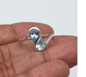 Topacio azul dos piedras cristianas bohemias ecológicas para mujer hecho a mano anillo de declaración de plata esterlina con piedra preciosa azul cielo - Product Image 3