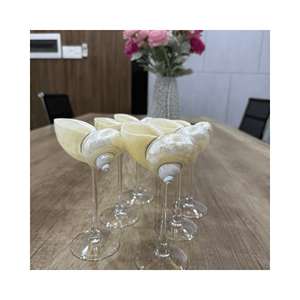 Vase artisanal en verre de coquillage poli, matériau : coquille marine ; usage : décoration intérieure, service ; origine : production artisanale vietnamienne - Product Image 3