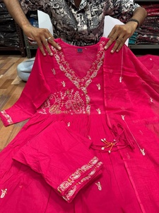 Robe Anarkali rose en viscose brodée Vêtements ethniques indiens évasés longs pour femmes avec manches longues Dupatta pour les mariages Festivals - Product Image 5