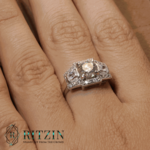 แหวนหมั้นสำหรับผู้หญิงแหวนหมั้นสไตล์ไม่เหมือนใครเพชรตัดสดใส - Product Image 2