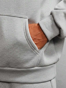 ชุดเซ็ตเสื้อฮู้ดดี้โอเวอร์ไซส์ผ้าฟลีซสีเทาเฮเธอร์แบบวินเทจเป็นมิตรกับสิ่งแวดล้อม พร้อมกางเกงขายาวทรงตรง สไตล์ลำลองสำหรับฤดูใบไม้ร่วง รับผลิตแบบ OEM พร้อมโลโก้ตามสั่ง - Product Image 4