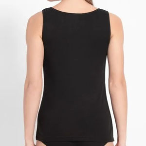 เสื้อกล้ามผู้หญิงขายส่ง รับทำโลโก้ เสื้อออกกำลังกายถัก เสื้อกล้ามฟิตเนสแบบสั่งทำ เสื้อผ้าออกกำลังกาย เสื้อกล้ามผู้หญิง - Product Image 5