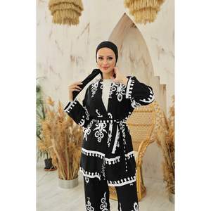 Marina Ensemble 2 pièces hijab en viscose à motifs Ensembles pour femmes noires - Product Image 3