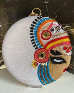 Elegante bolso de noche hecho a mano, exquisito bolso de mano de forma redonda con decoración de bordado de perlas, perfecto para bodas y fiestas - Product Image 2