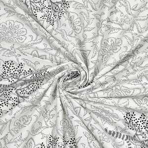 Mantel de seis plazas con estampado de bloque de mano de Rajasthani de algodón puro árbol gris - Product Image 2