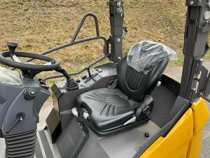 Envío Gratis: Cargadora de Ruedas Compacta MCL2, Diésel de 25 HP, Peso Operativo de 1.74 T, Carga de Volteo de 1.16 T y Cucharón de 0.43 m³ - Product Image 6