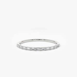 Anillo de Diamantes Baguette Ultrafino Apilable de Media Eternidad, 0.15 Quilates, Color G, Claridad VS, Oro Sólido de 14K, Joyería Hecha a Mano - Product Image 1