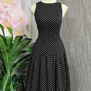 Robe élégante pour femmes à col et manches courtes, alliant parfaitement élégance, confort, décontracté et formel pour divers événements, maxi en soie - Product Image 5