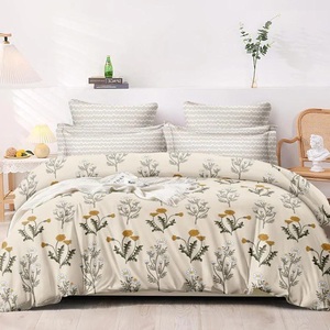 Parure de lit de luxe en coton doux avec housse de couette et taies d'oreiller à imprimé floral conçue pour la décoration de chambre à coucher moderne - Product Image 1
