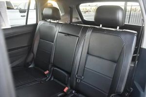 Interior de Cuero para Tiguan 2.0T Turbo SE AWD 2019, Interior Claro - Product Image 2