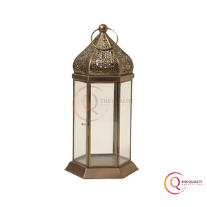 Linterna de vidrio hexagonal de diseño adornado Decoración de iluminación de metal elegante con efectos de iluminación suave - Product Image 4
