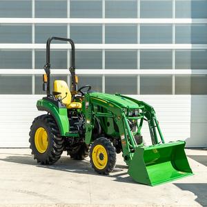 Livraison rapide disponible pour le tracteur compact John Deere 2032R, vous garantissant un tracteur haute performance pour un travail efficace. - Product Image 3