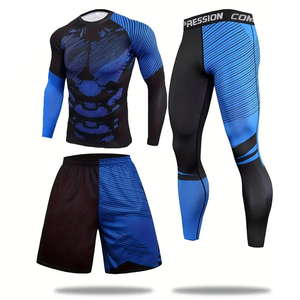 ชุดออกกำลังกายผู้ชาย 3 ชิ้น เสื้อยืดกีฬาแบบแห้งเร็ว ระบายอากาศ กางเกงขาสั้นออกกำลังกาย ผ้ารัดรูปยืดหยุ่นสูง ชุดออกกำลังกาย - Product Image 1