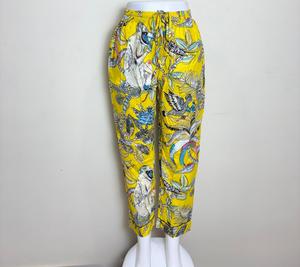 Pantalon de pyjama en coton imprimé pour femmes, motif tropical jaune, pantalon de détente en coton avec imprimé oiseau, décontracté pour femmes jaunes - Product Image 1
