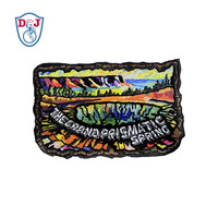 Badges brodés personnalisés populaires à repasser, emblèmes en tissu brillant à paillettes, patchs brodés pour les fournisseurs de mode
