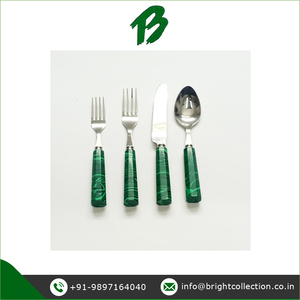 Juego de cubiertos con mango de resina verde Juego de cubiertos de calidad conveniente Cuchara Tenedor Cuchillo Disponible para compradores a granel - Product Image 2