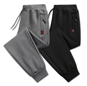 Pantalón de chándal con abertura lateral y botón a presión con tela de algodón suave, ropa de calle cómoda transpirable, pantalones de hombre de ajuste relajado inspirados - Product Image 3