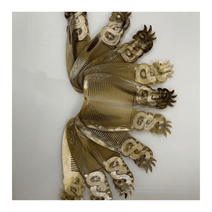 Peine de Cuerno de Búfalo Hecho a Mano para un Cabello sin Enredos, Ideal para Uso Diario y Estilistas Profesionales - Product Image 4