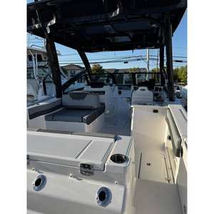 Robalo R257 2025, nouvelle version, coque en fibre de verre (FRP) - Product Image 4