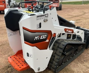 Mini chargeuse sur chenilles MT100 à faible durée d'utilisation Skid Steer compact prêt pour le travail Conception robuste Équipement puissant en stock - Product Image 2