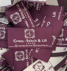 ป้ายผ้าทอมือติดเสื้อพร้อมโลโก้ขนาด2x5ซม. พับได้ตรงกลางพับได้สำหรับ100 - Product Image 1