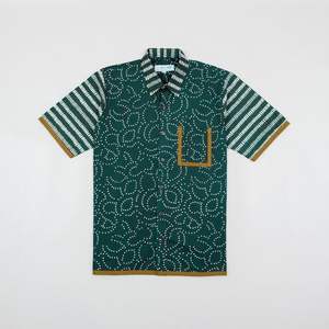 Camisa estampada Heritage de la mejor calidad, estampado Dobby verde profundo con mangas a rayas llamativas y detalles dorados de Indonesia - Product Image 1