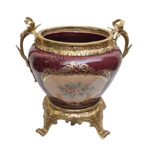 Pot de fleurs en porcelaine de luxe avec décor en laiton plaqué or antique - Product Image 1