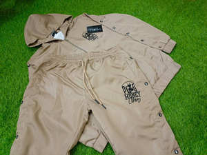 Survêtement de sororité grecque personnalisé pour femmes avec boutons pression Ensemble à capuche élégant pour les événements de sororité et la vie grecque - Product Image 3