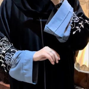 Femmes élégant modeste belle Rose brodé à la main Abayas respirant formel robes traditionnelles travail manuel vêtements musulmans - Product Image 1