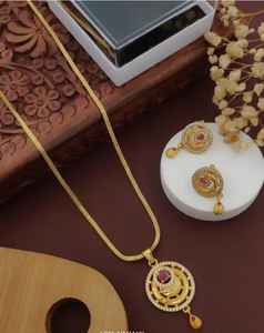 Ensemble de bijoux de mariée indiens traditionnels avec boucles d'oreilles collier de finition pour mariage disponibles au prix de gros - Product Image 4