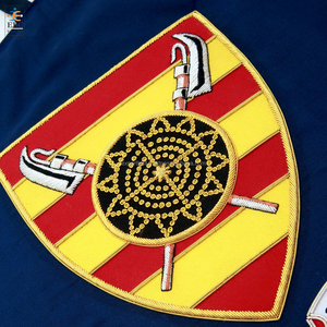 Drapeau promotionnel OEM fanion brodé blason patch héritage fanion bannière blazer de luxe insigne avec écusson de famille - Product Image 6