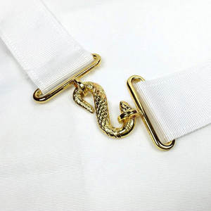 Tabliers maçonniques en velours de haute qualité avec broderie à la main dorée Nouvelle arrivée Régalia réglable Commande en vente chez Ronpex - Product Image 3