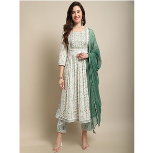 Ensemble pakistanais 3 pièces en coton long et évasé pour femme, comprenant Kurti, pantalon et dupatta, style Salwar Kameez prêt-à-porter décontracté, de créateur indien Maruti Fashion - Product Image 1
