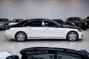 รถยนต์เมอร์เซเดส-เบนซ์ มายบัค เอส680 4MATIC ปี 2023 สีขาว เกียร์อัตโนมัติ เครื่องยนต์เบนซินเทอร์โบ ล้อแม็กขนาด 21 นิ้ว เบาะหนัง ไฟ LED หลังคาพาโนรามา - Product Image 4