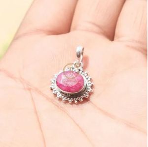 Pendentif en pierre précieuse rubis rose, pendentif en argent 925, pierre taillée, pendentif fait à la main, design unique, pendentif en pierre rose, Noël - Product Image 3