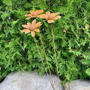 Escultura de arte popular oxidado personalizada, decoración de jardín al aire libre de bajo precio, estaca de animales de Metal oxidado, adornos de jardín antiguos - Product Image 1