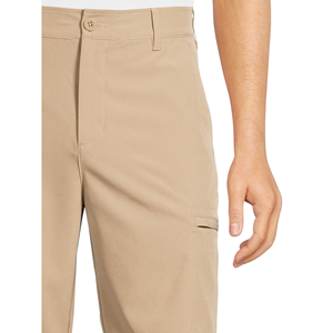 Les amateurs de sports de plein air apprécieront ces shorts de golf pour hommes, conçus avec un tissu respirant et flexible pour soutenir les mouvements quotidiens. - Product Image 4