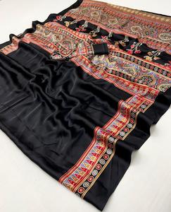 Sari en crêpe de satin imprimé Ajrakh de créateur indien Design pakistanais pour mariage et fête - Product Image 2