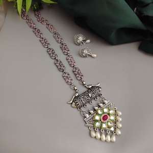 Meilleures ventes Aadrika Ensemble long collier oxydé et boucles d'oreilles à tige Forme géométrique de haute qualité directement du fournisseur indien - Product Image 6