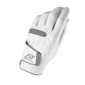 Gants de golf en cuir souple avec logo personnalisé pour hommes et femmes fabriqués au Pakistan - Product Image 1